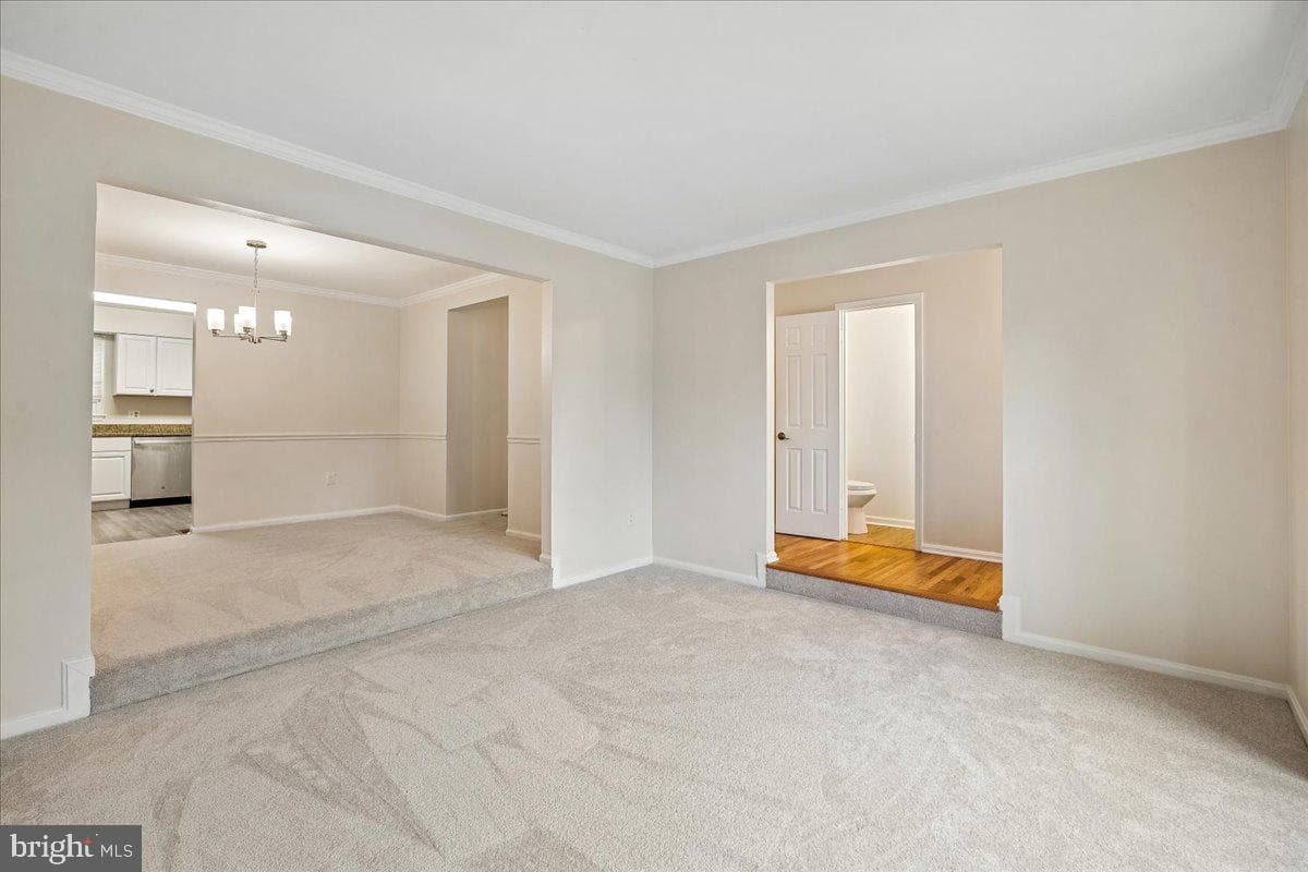 2047 Featherwood Street photo 12