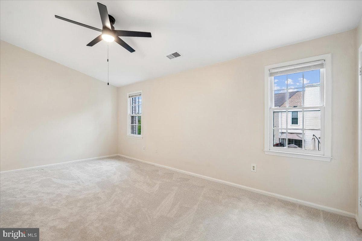 2047 Featherwood Street photo 28