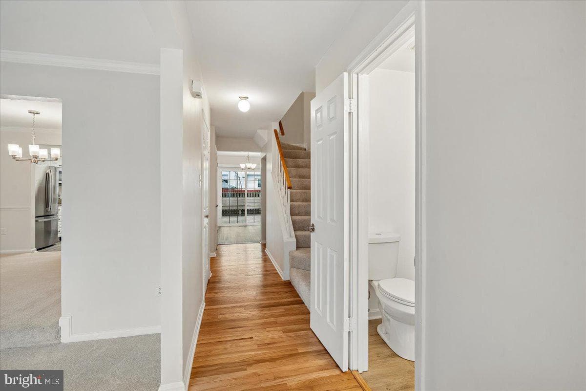 2047 Featherwood Street photo 8