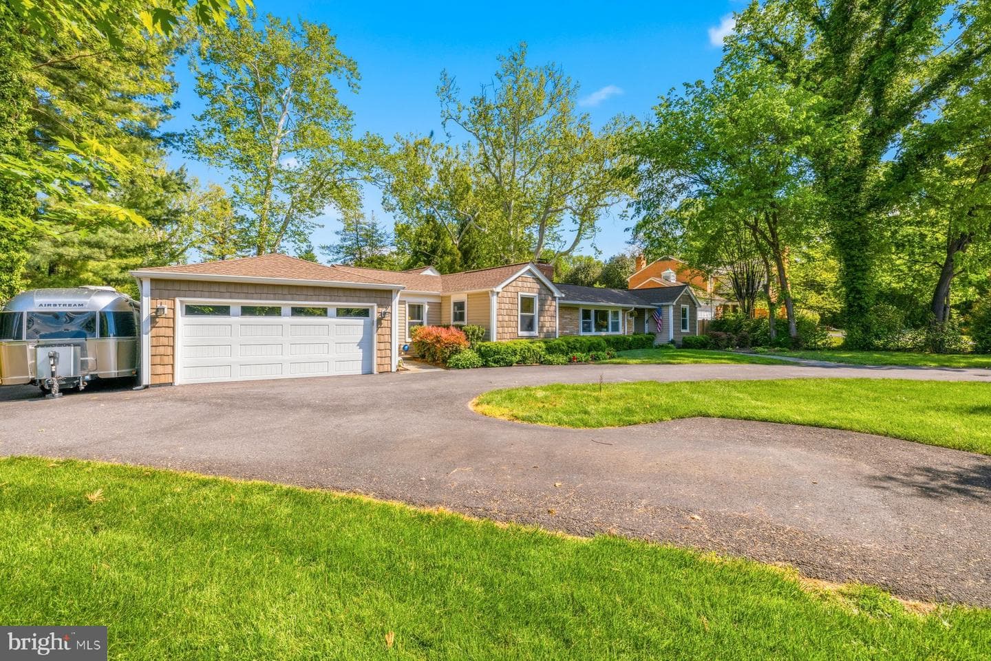 3707 East West Highway photo 49