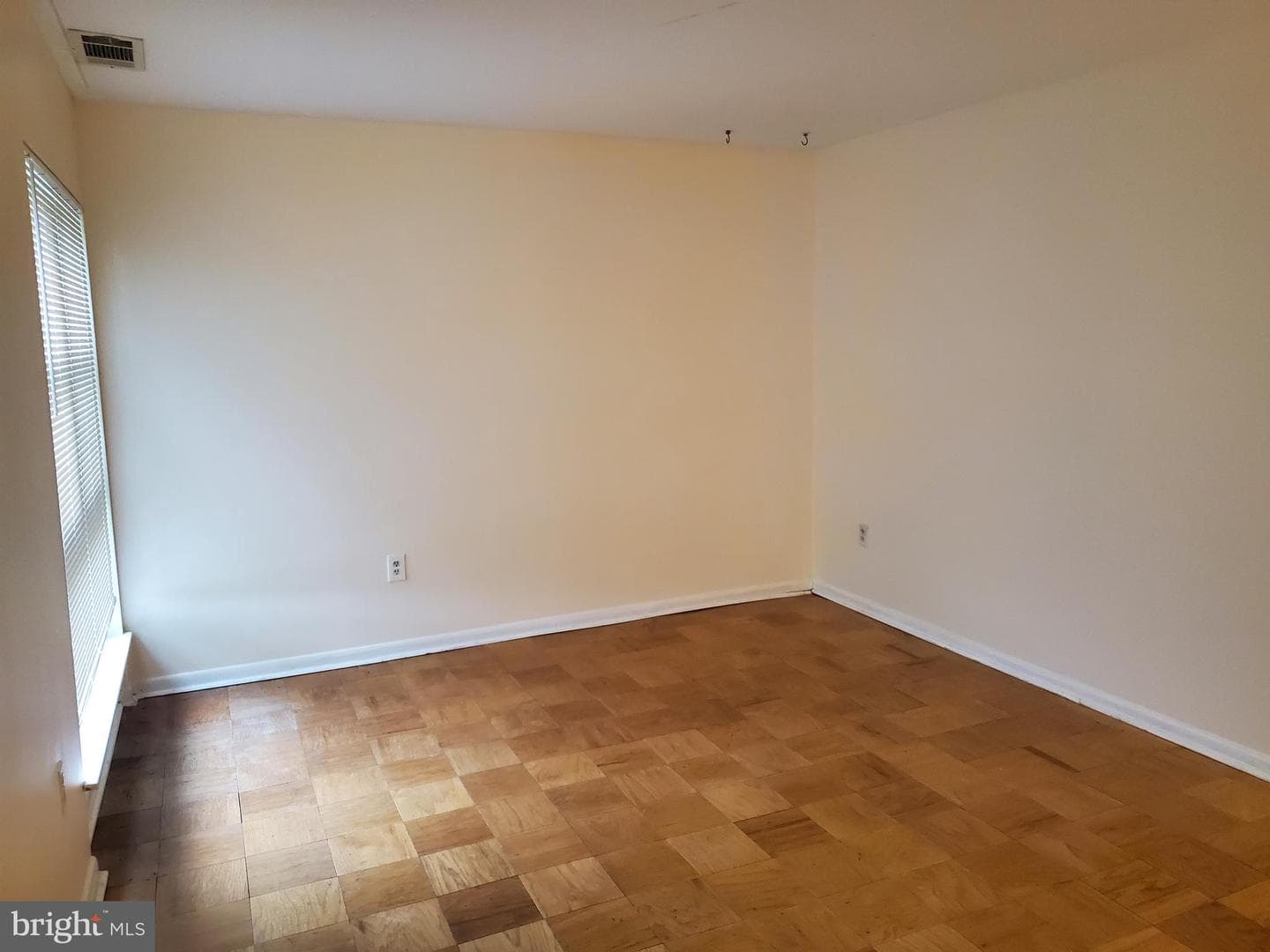 2207 Greenery Lane #103-8 photo 10