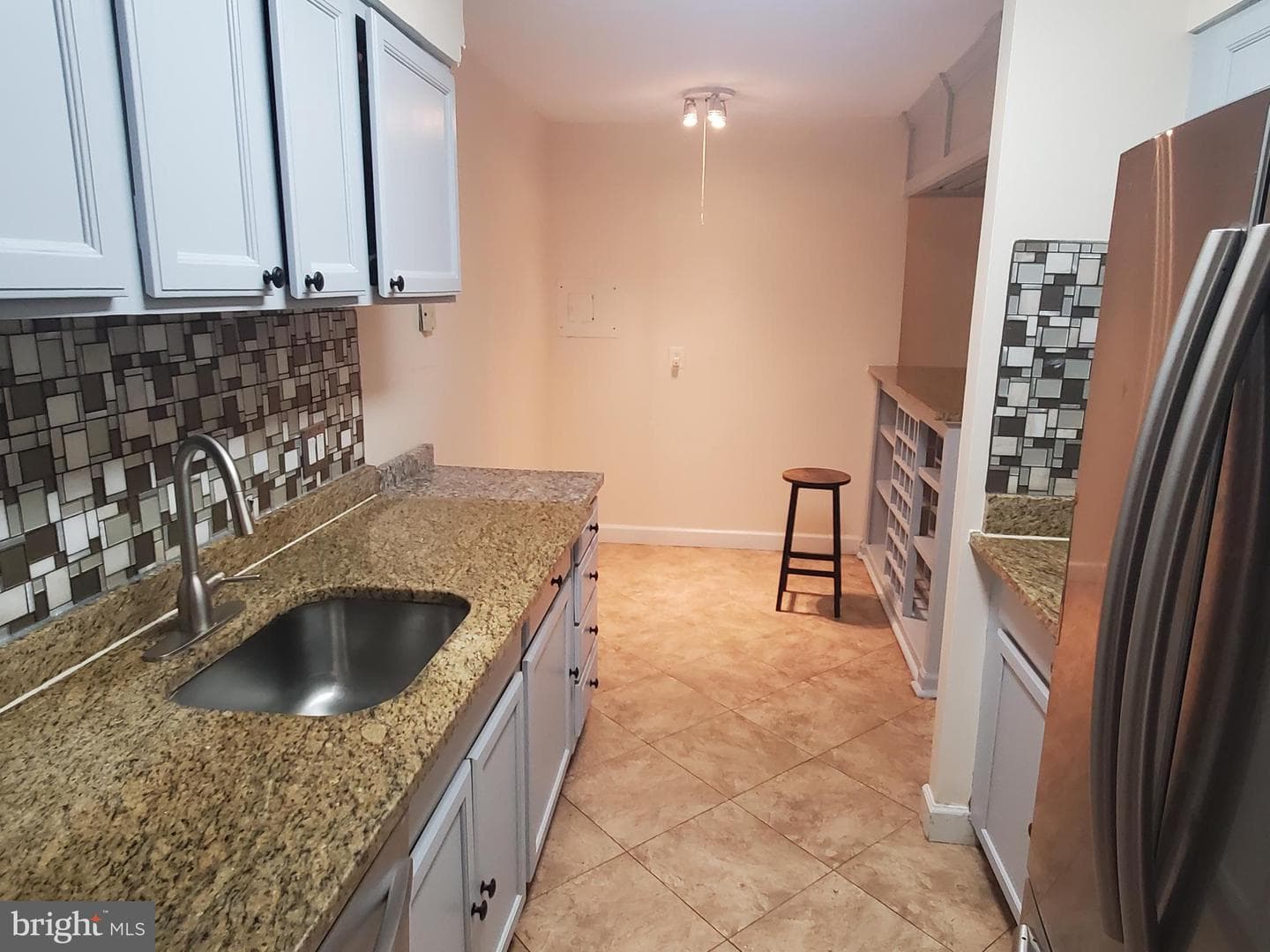 2207 Greenery Lane #103-8 photo 15