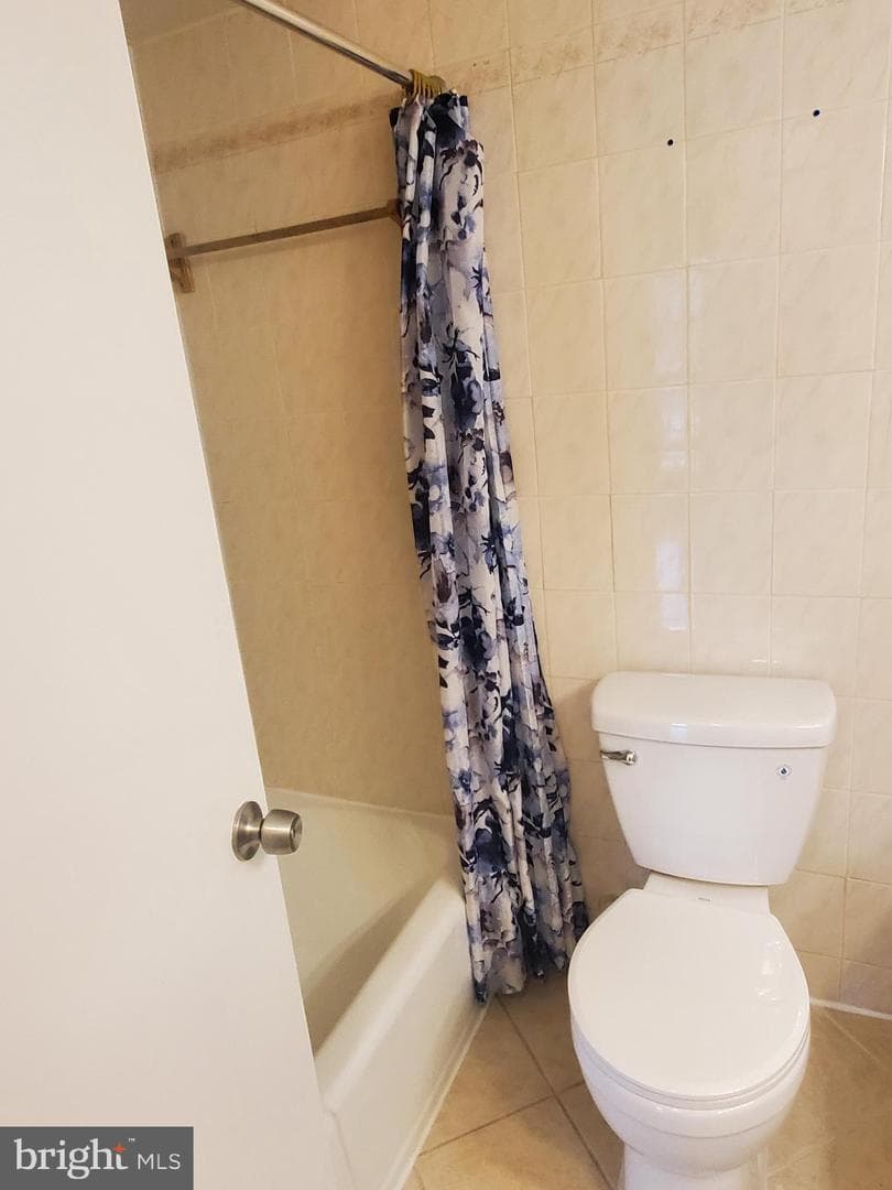 2207 Greenery Lane #103-8 photo 21