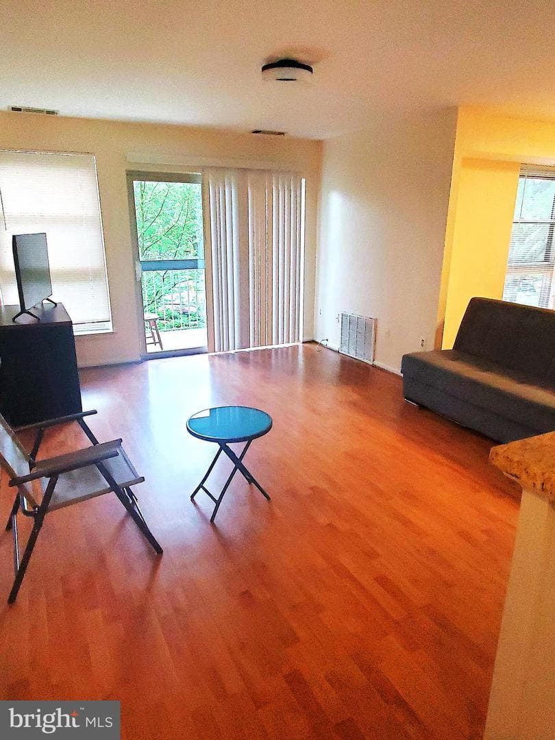 2207 Greenery Lane #103-8 photo 6