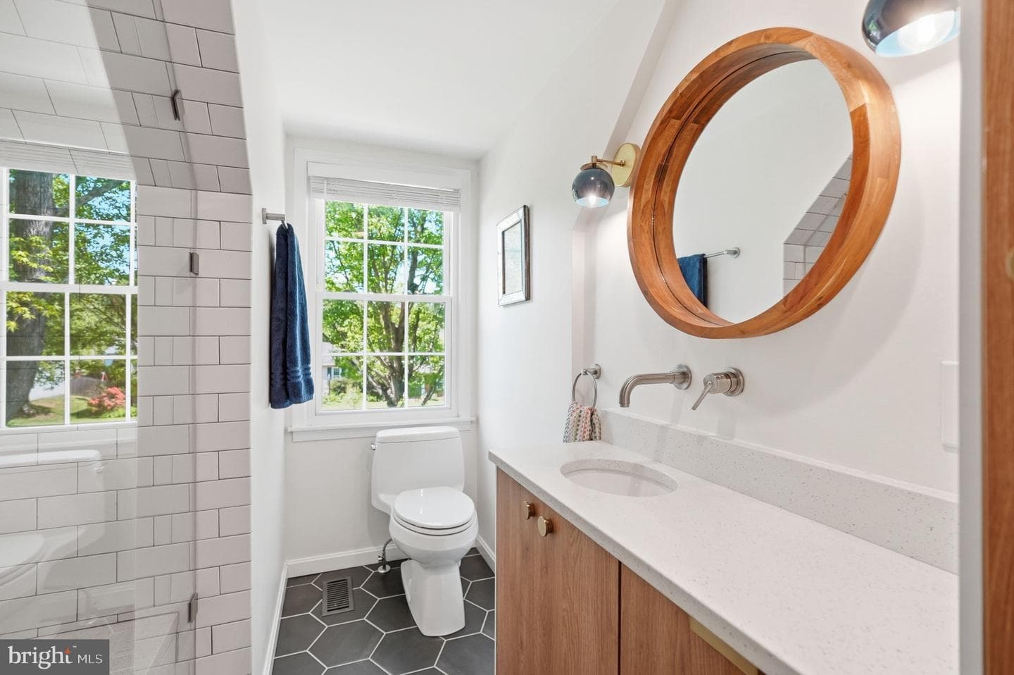 810 Duke Street photo 24