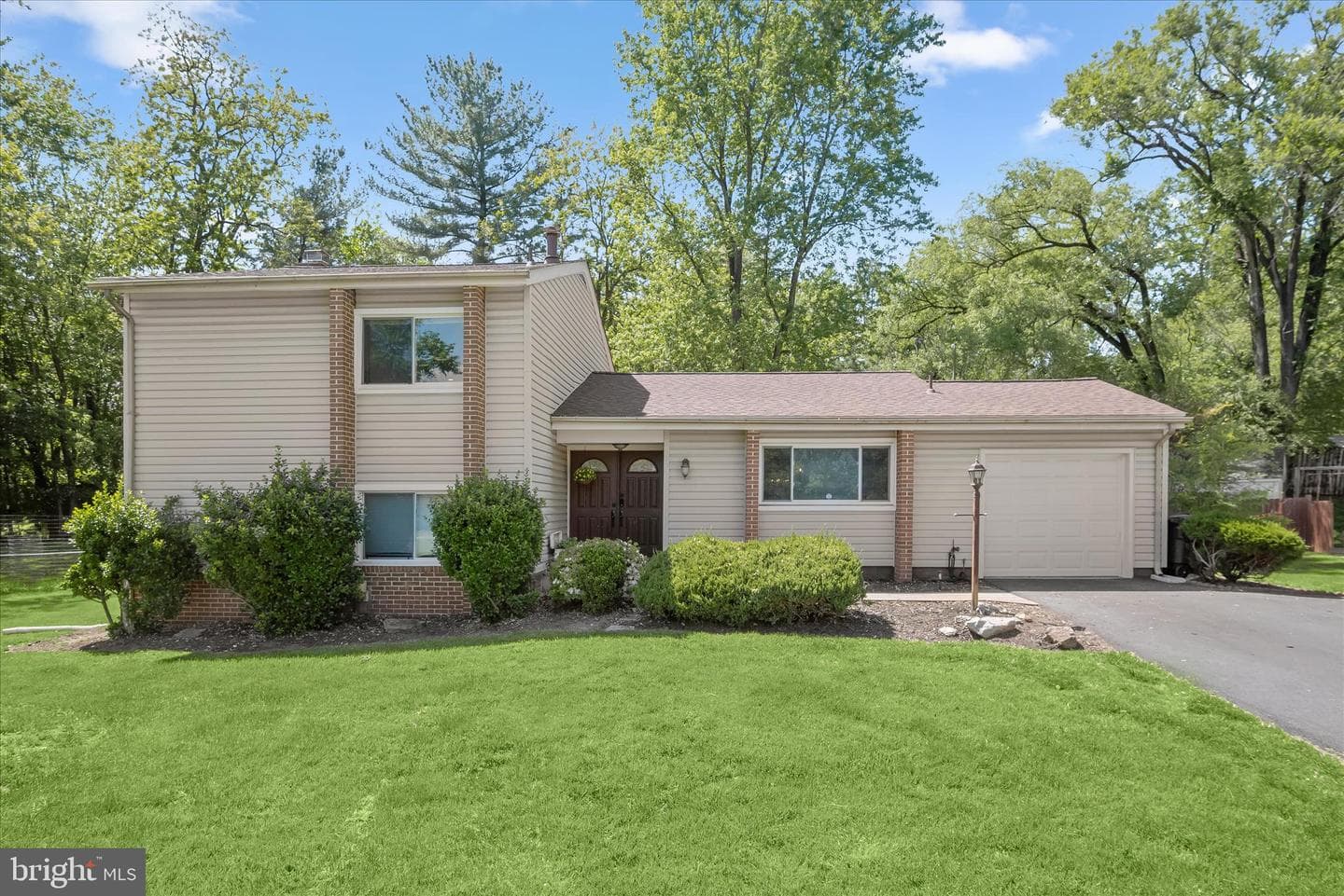 17701 Millcrest Dr, Derwood