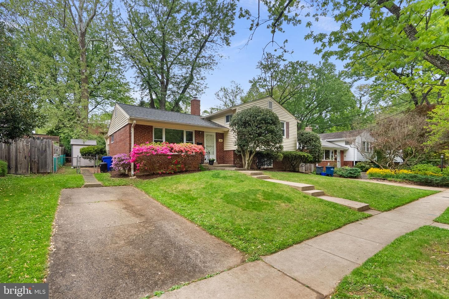 1509 Woodman Avenue photo 2
