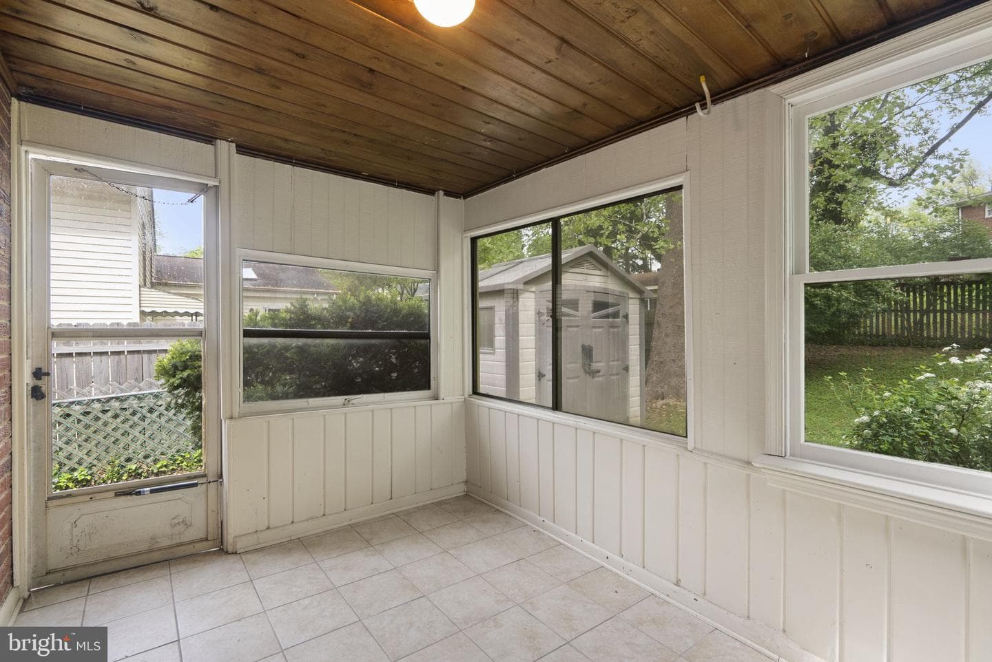 1509 Woodman Avenue photo 20