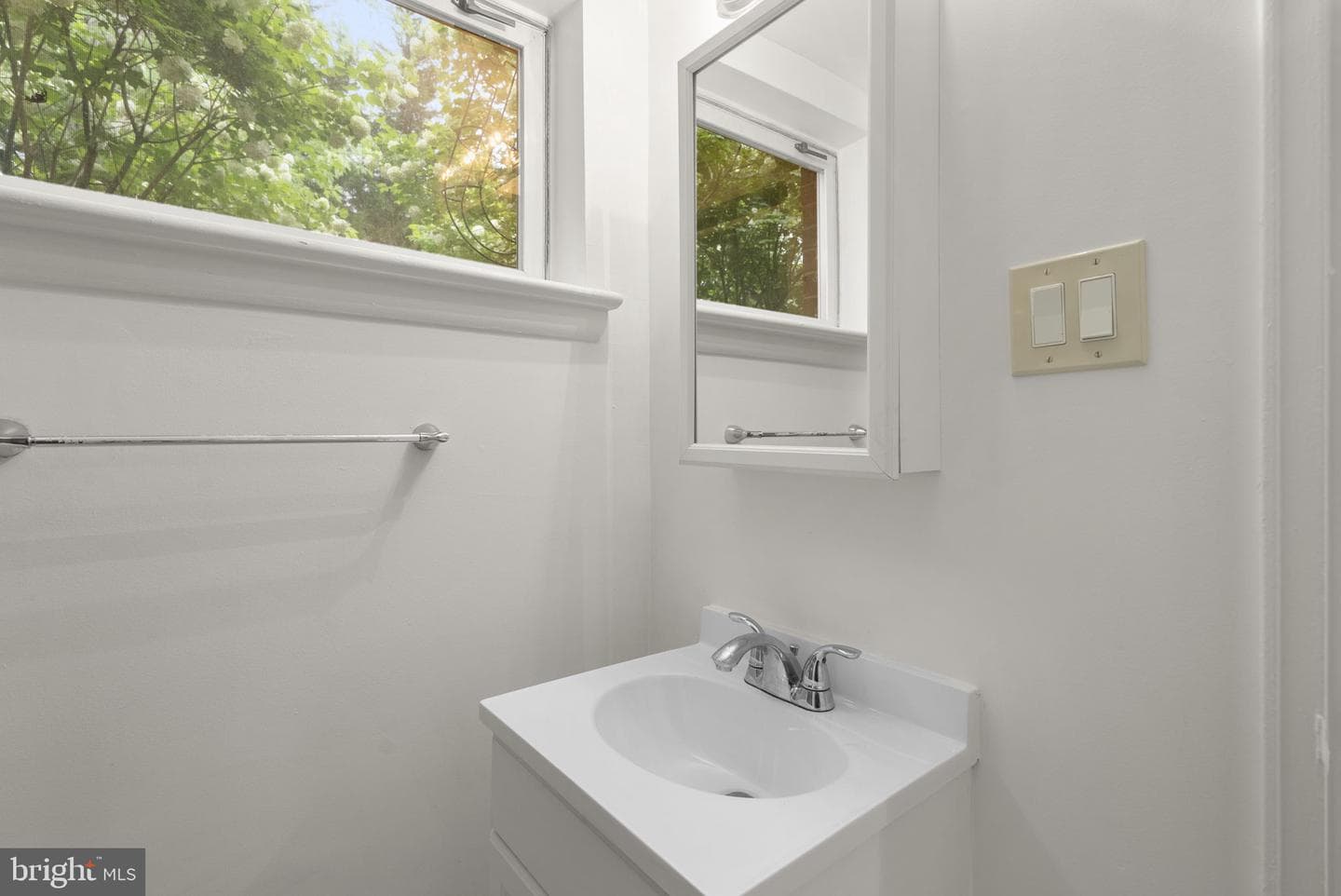 1509 Woodman Avenue photo 29