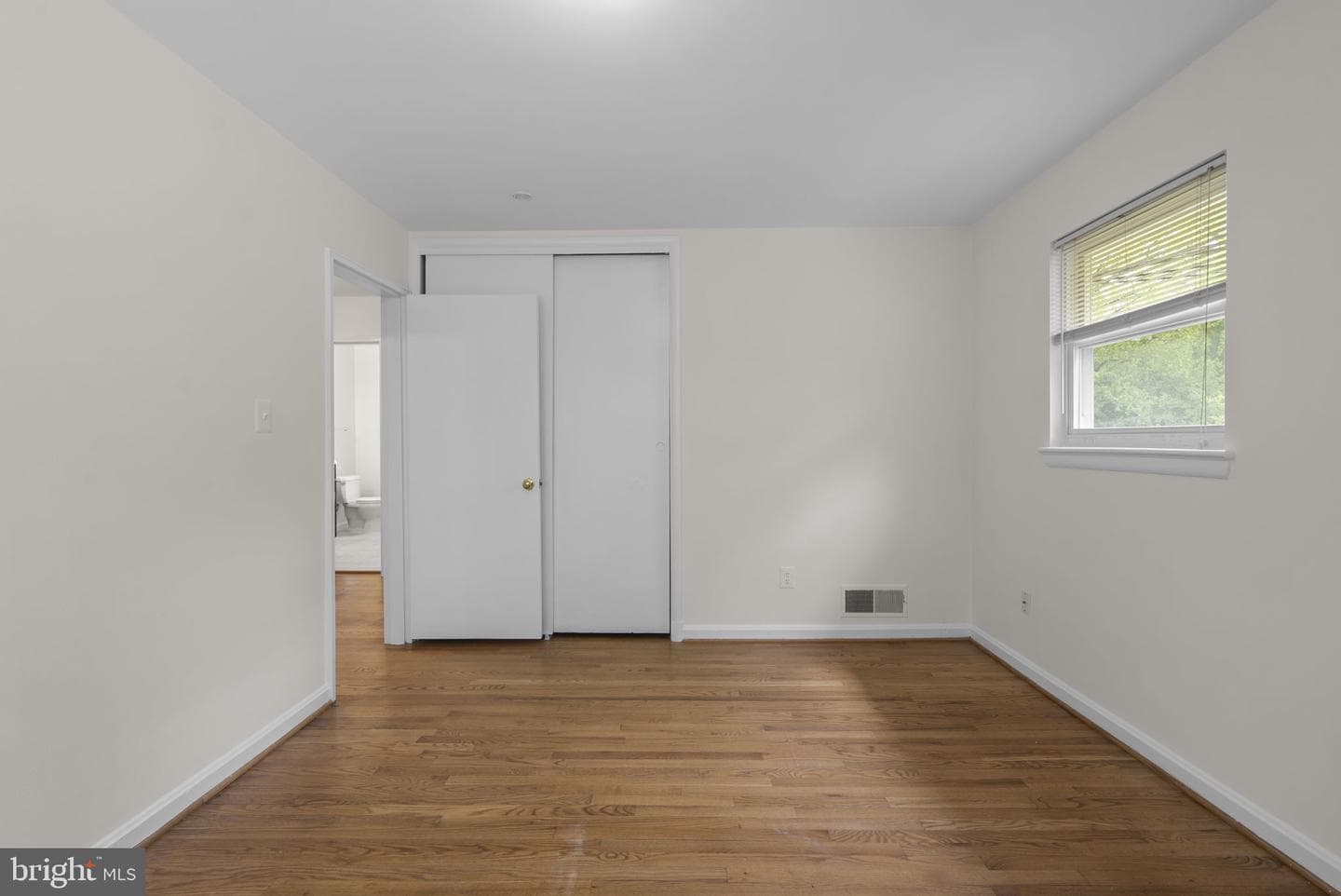 1509 Woodman Avenue photo 33