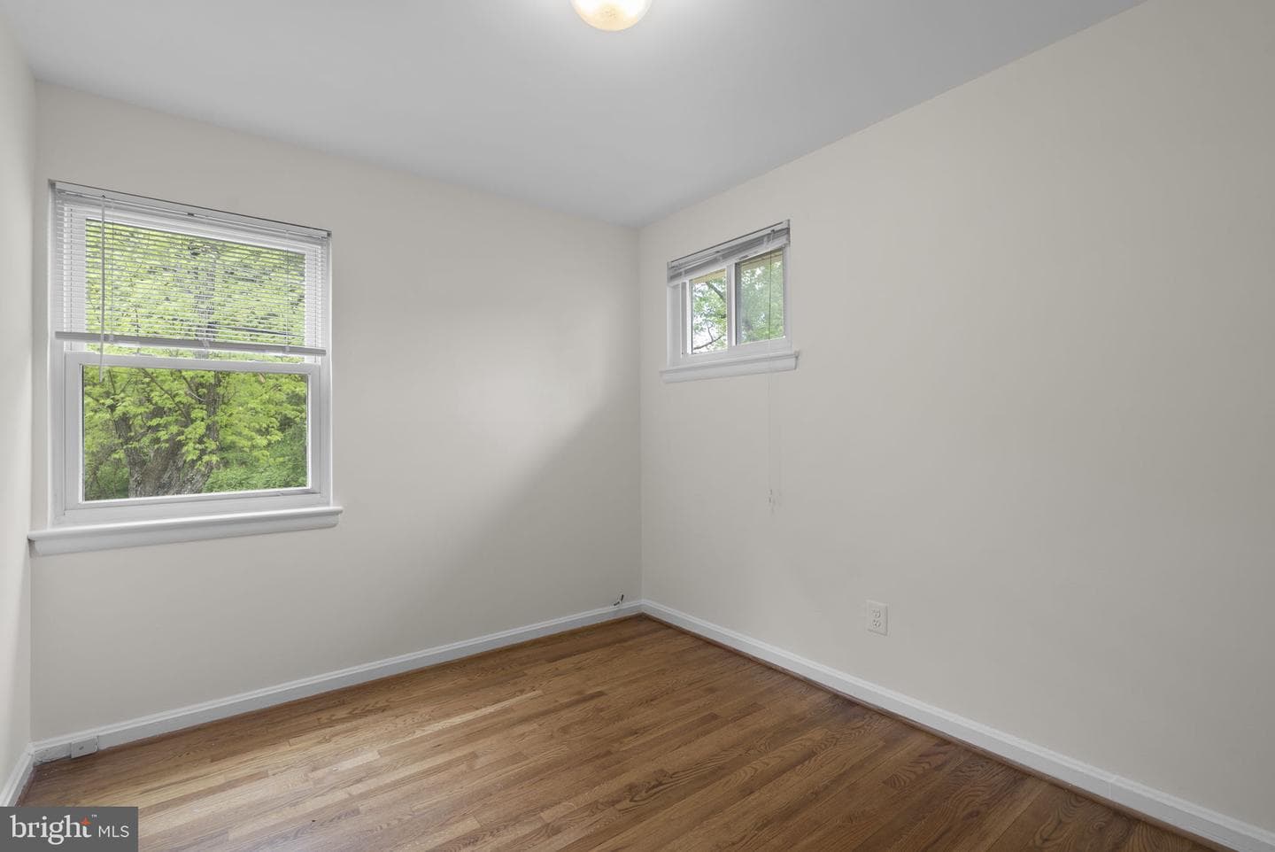 1509 Woodman Avenue photo 34
