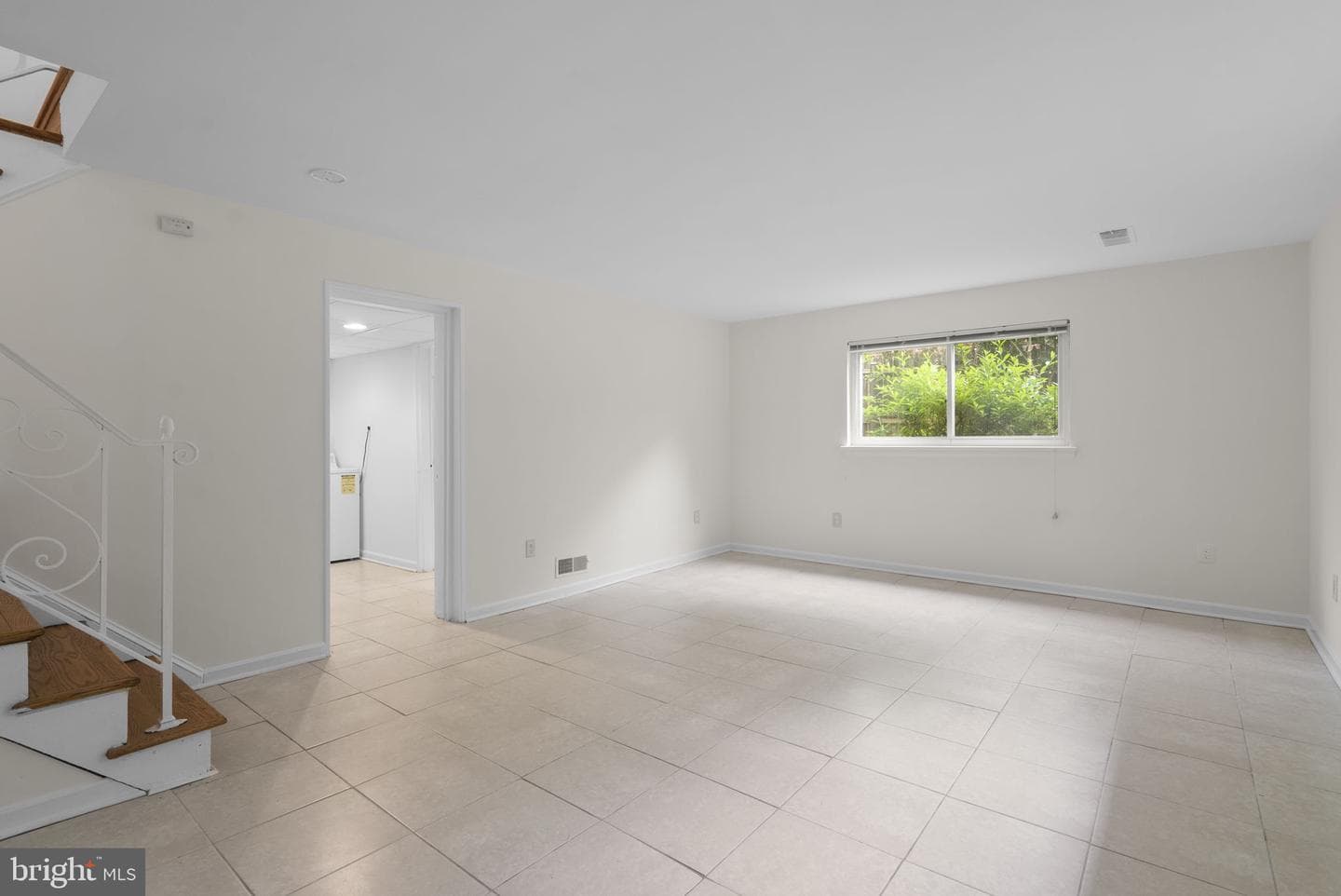 1509 Woodman Avenue photo 41