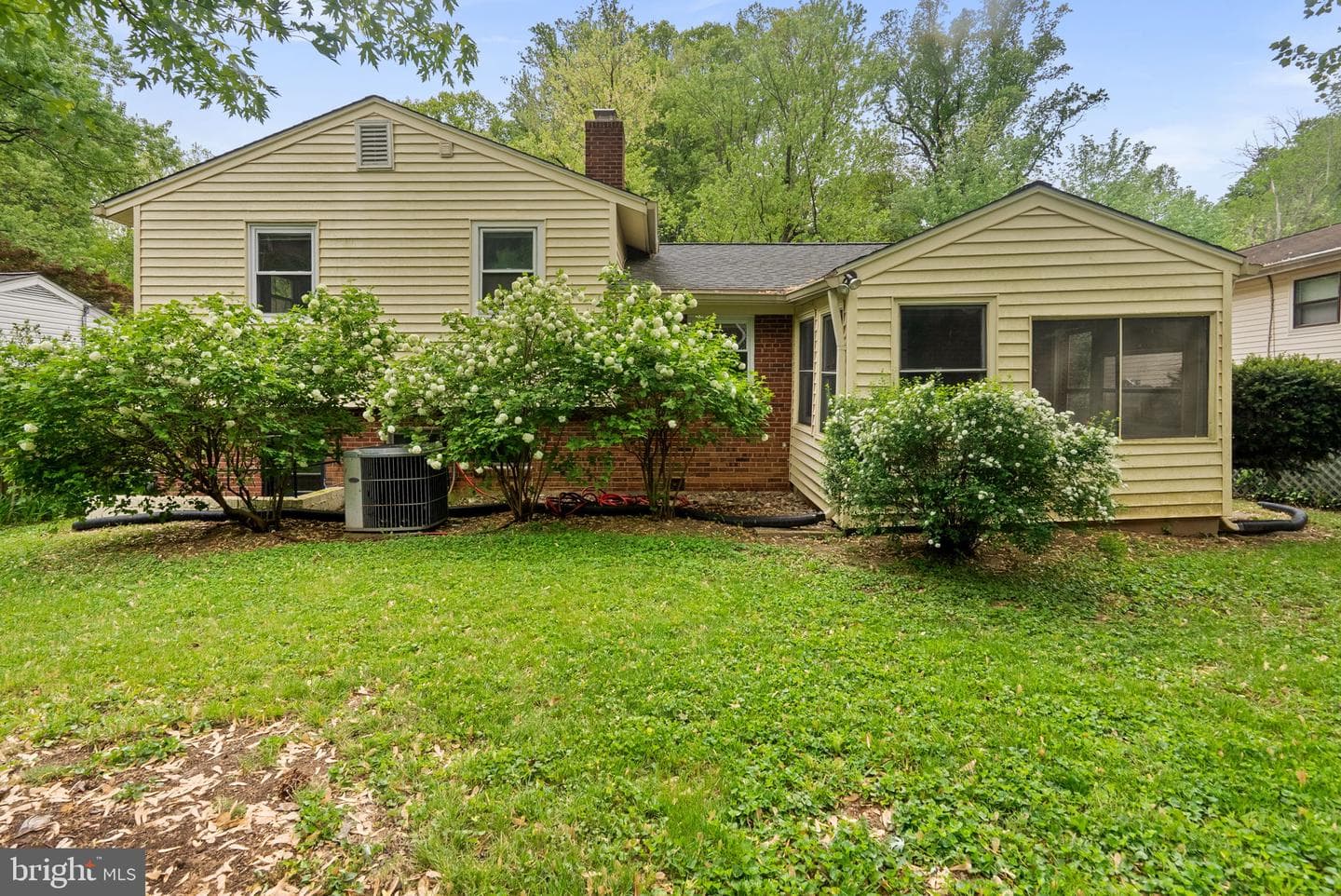 1509 Woodman Avenue photo 47