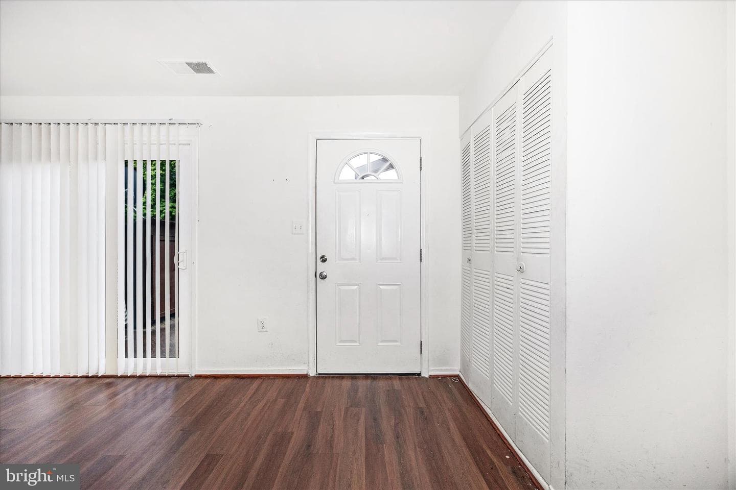 9913 Forest View Place photo 2