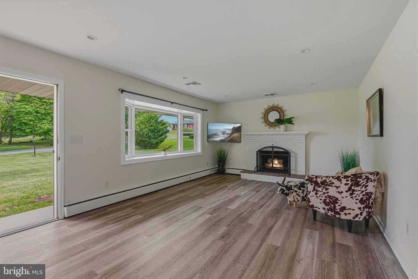 10316 Sunset Drive photo 2
