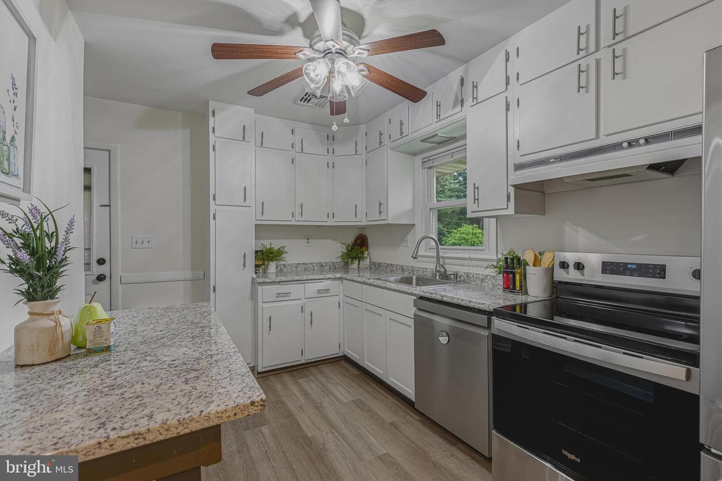 10316 Sunset Drive photo 7