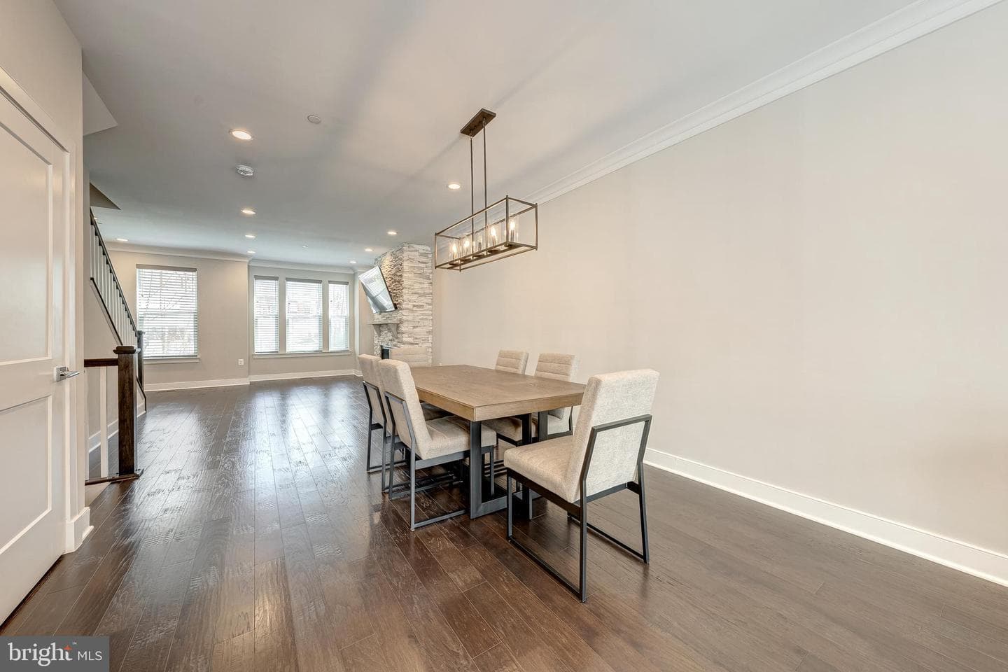 10326 Grosvenor Place photo 14