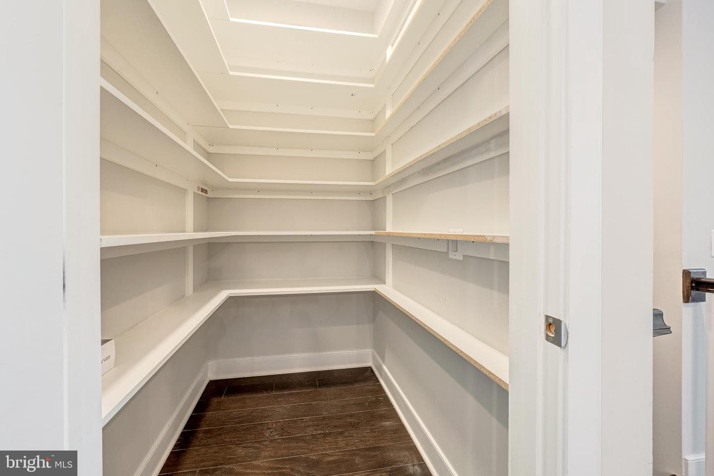 10326 Grosvenor Place photo 18