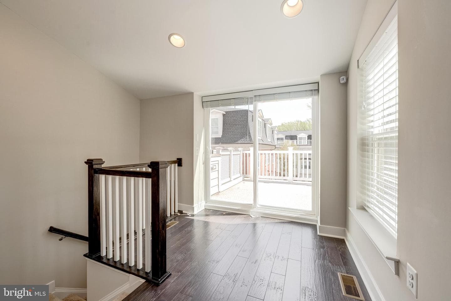 10326 Grosvenor Place photo 40
