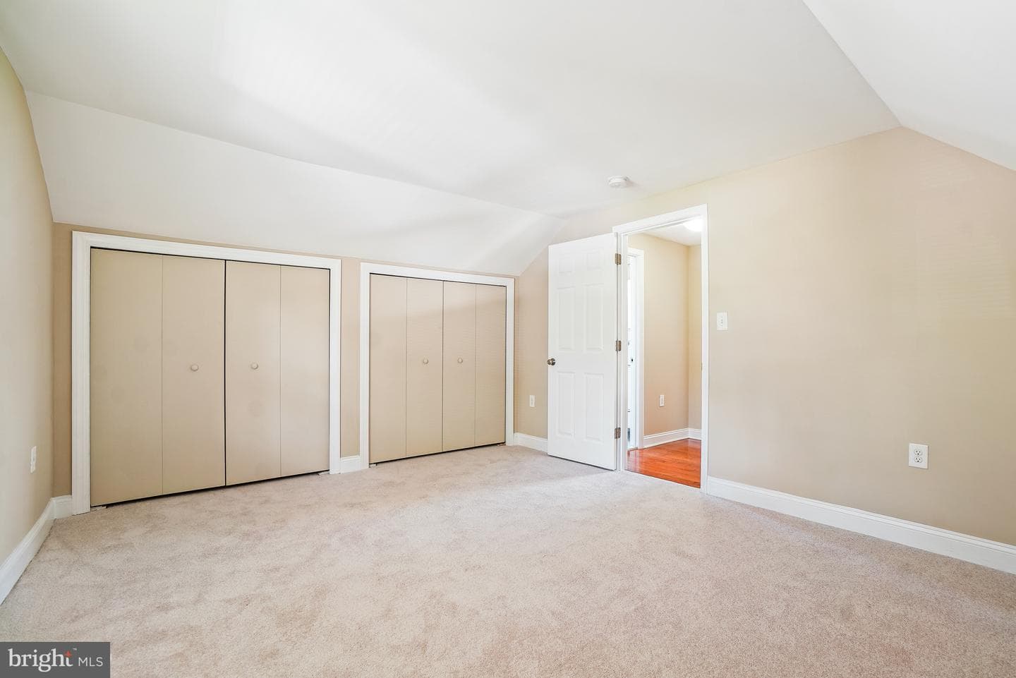 12804 Ardennes Avenue photo 26
