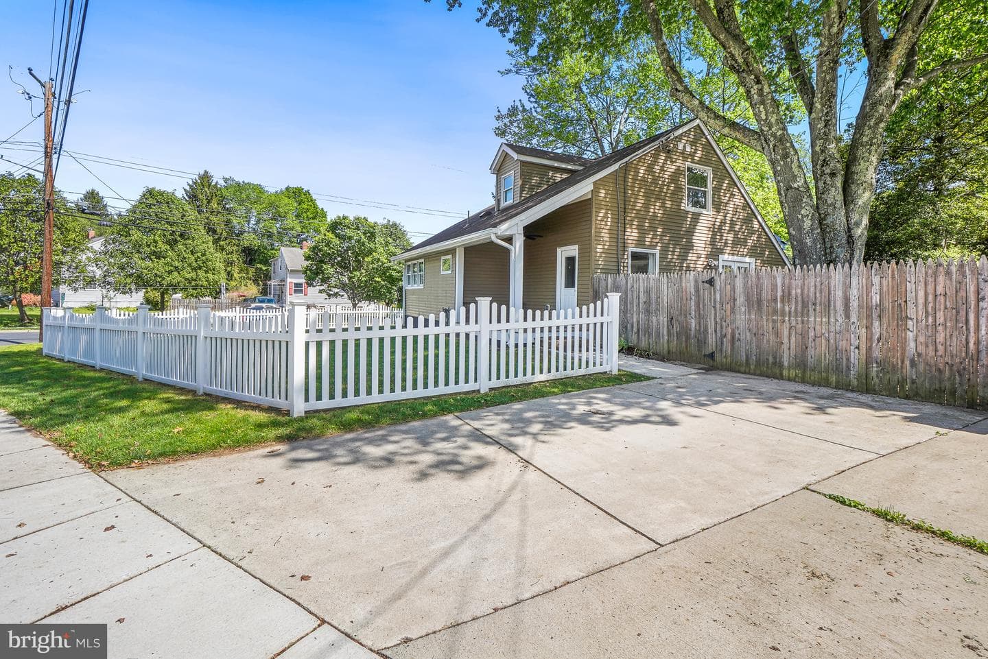 12804 Ardennes Avenue photo 3