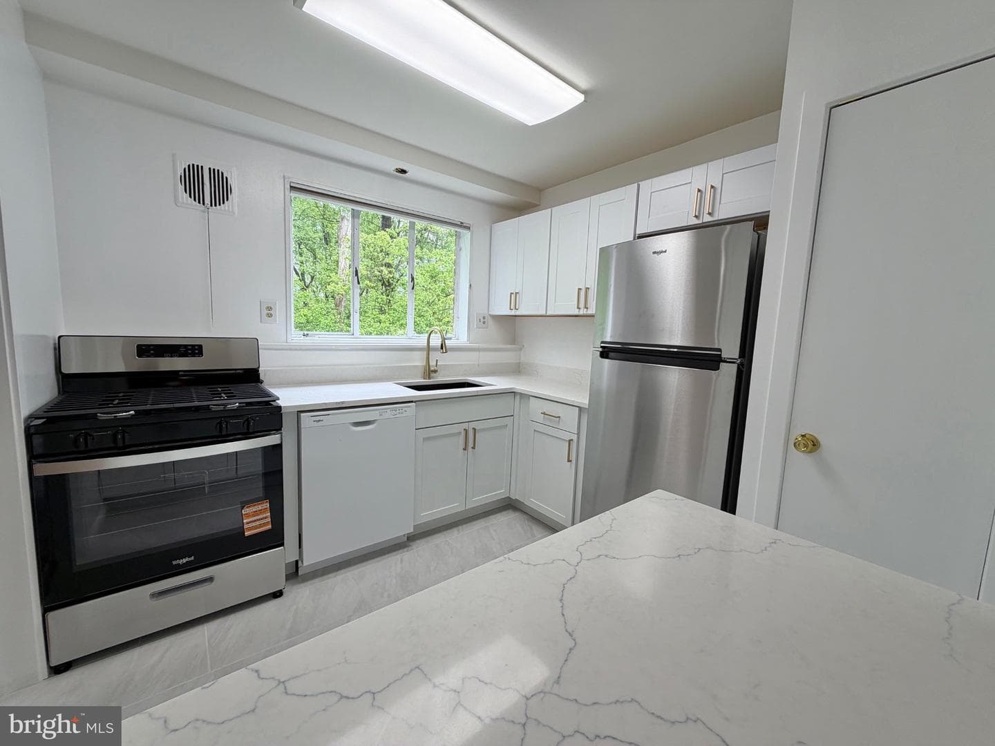 10305 Montrose Avenue #m-101 photo 6
