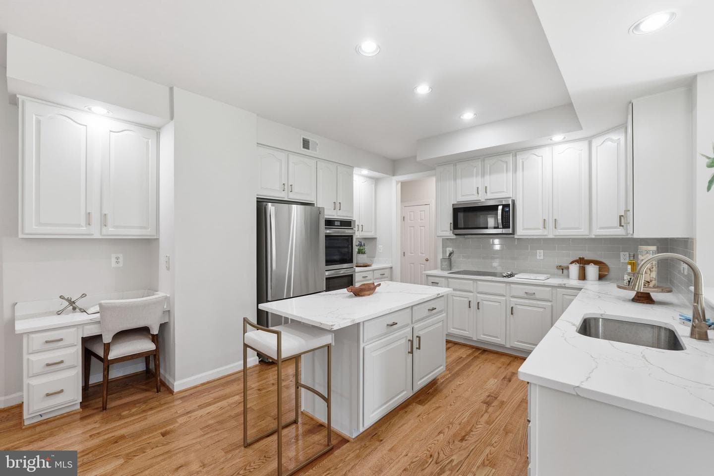 10816 Maplecrest Lane photo 6