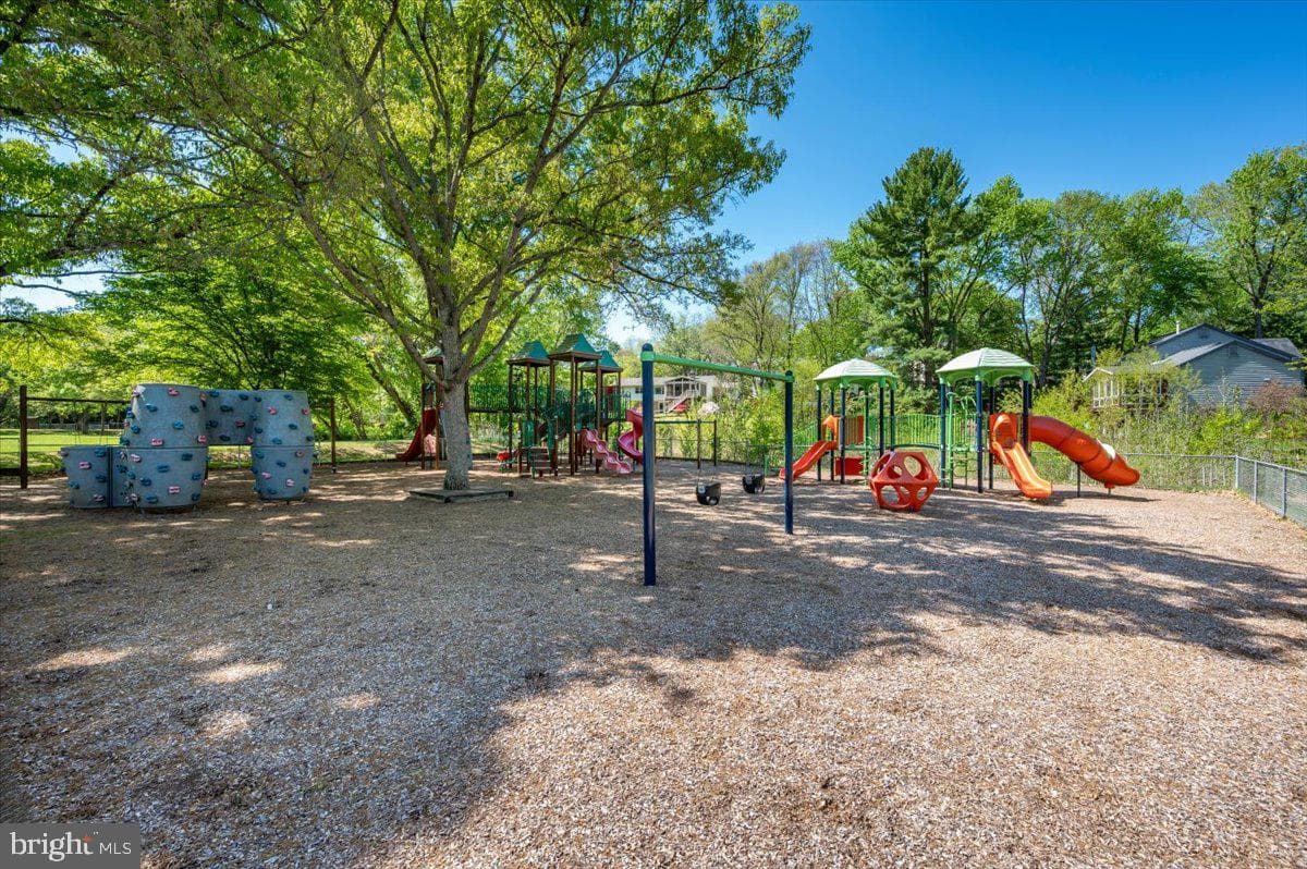 844 Quince Orchard Boulevard #101 photo 31