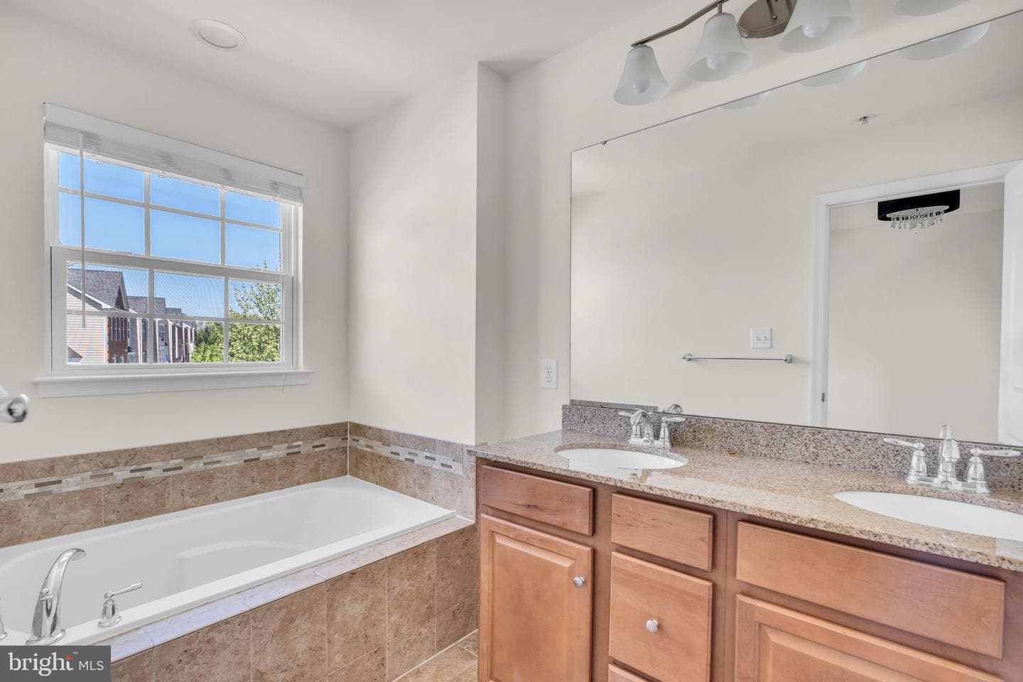 13401 Waterford Hills Blvd photo 24