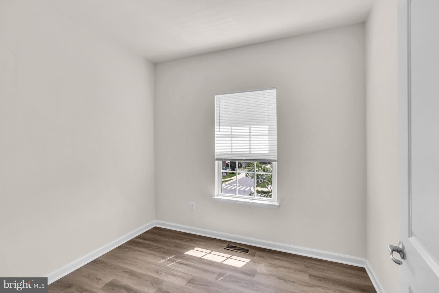 13401 Waterford Hills Blvd photo 29