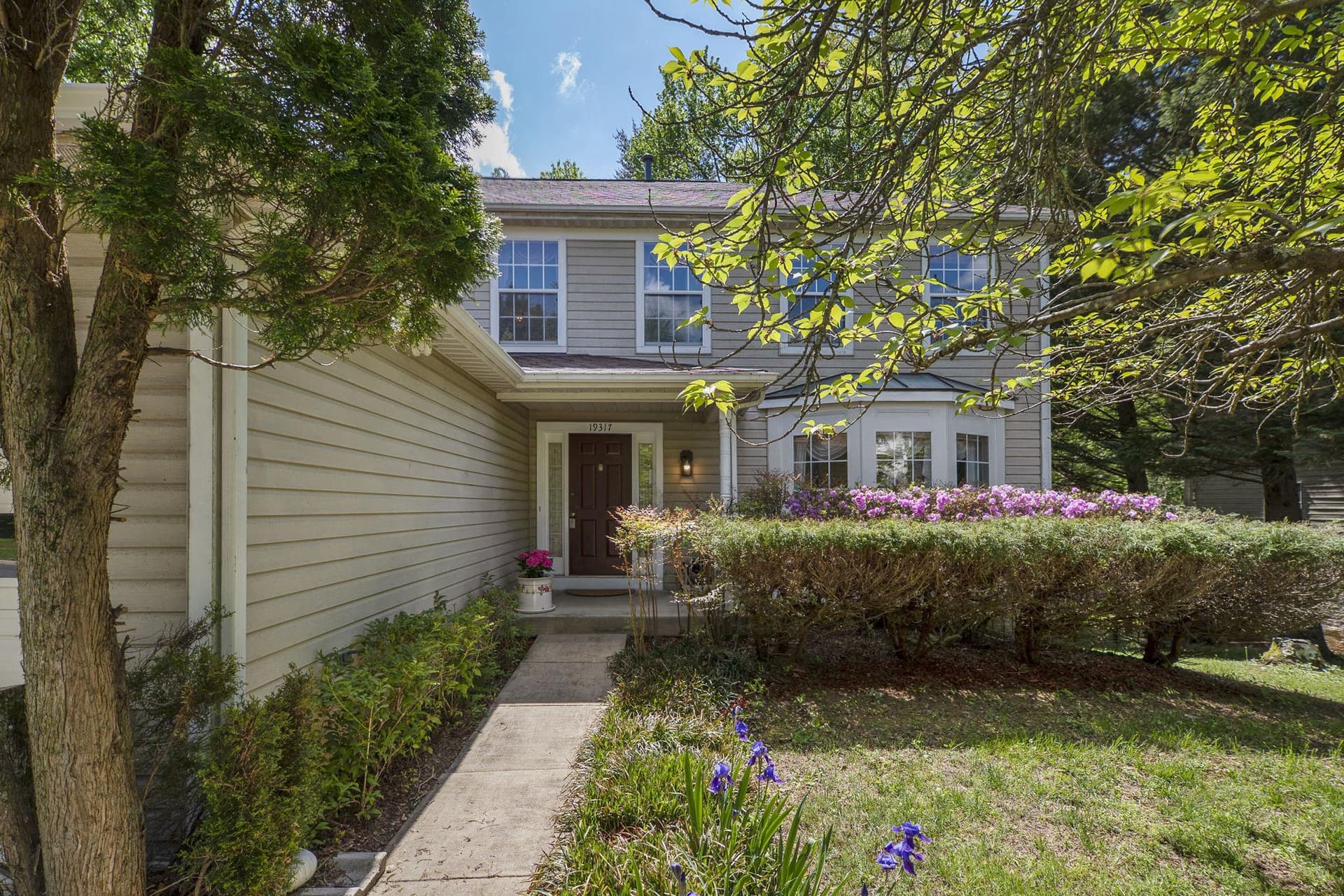 19317 Plummer Drive photo 2