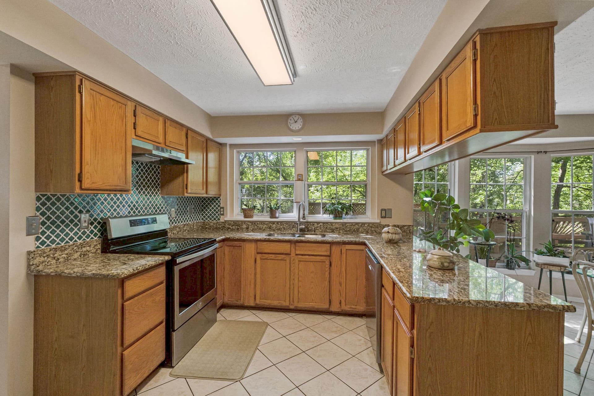 19317 Plummer Drive photo 8