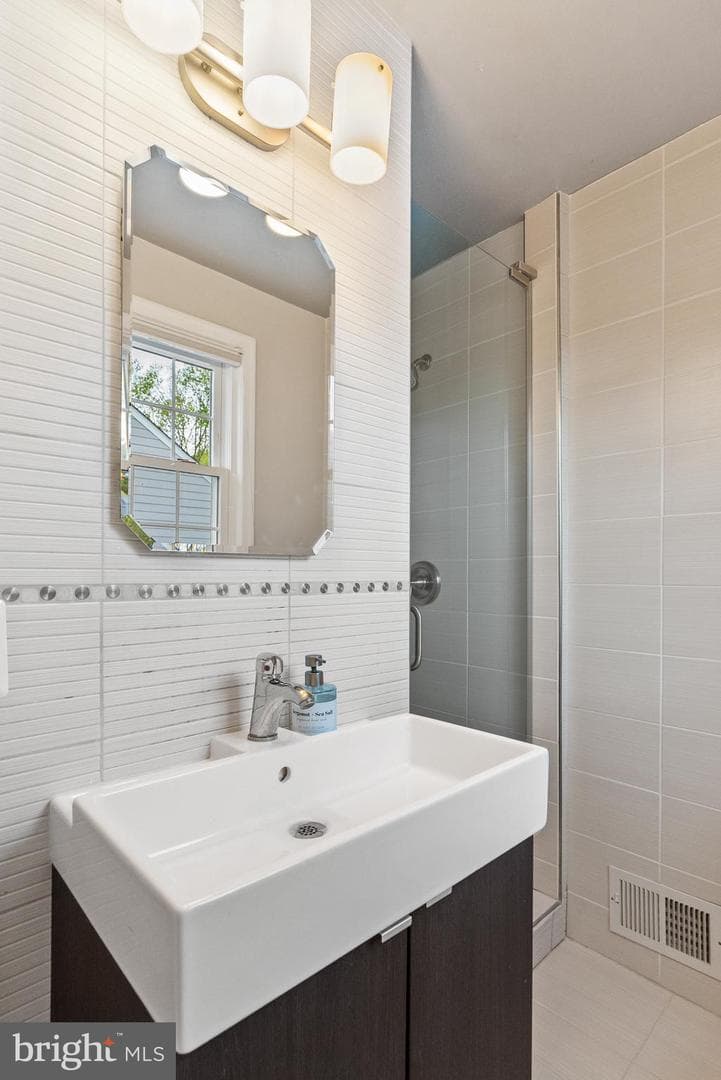 7005 W Greenvale Parkway W photo 43