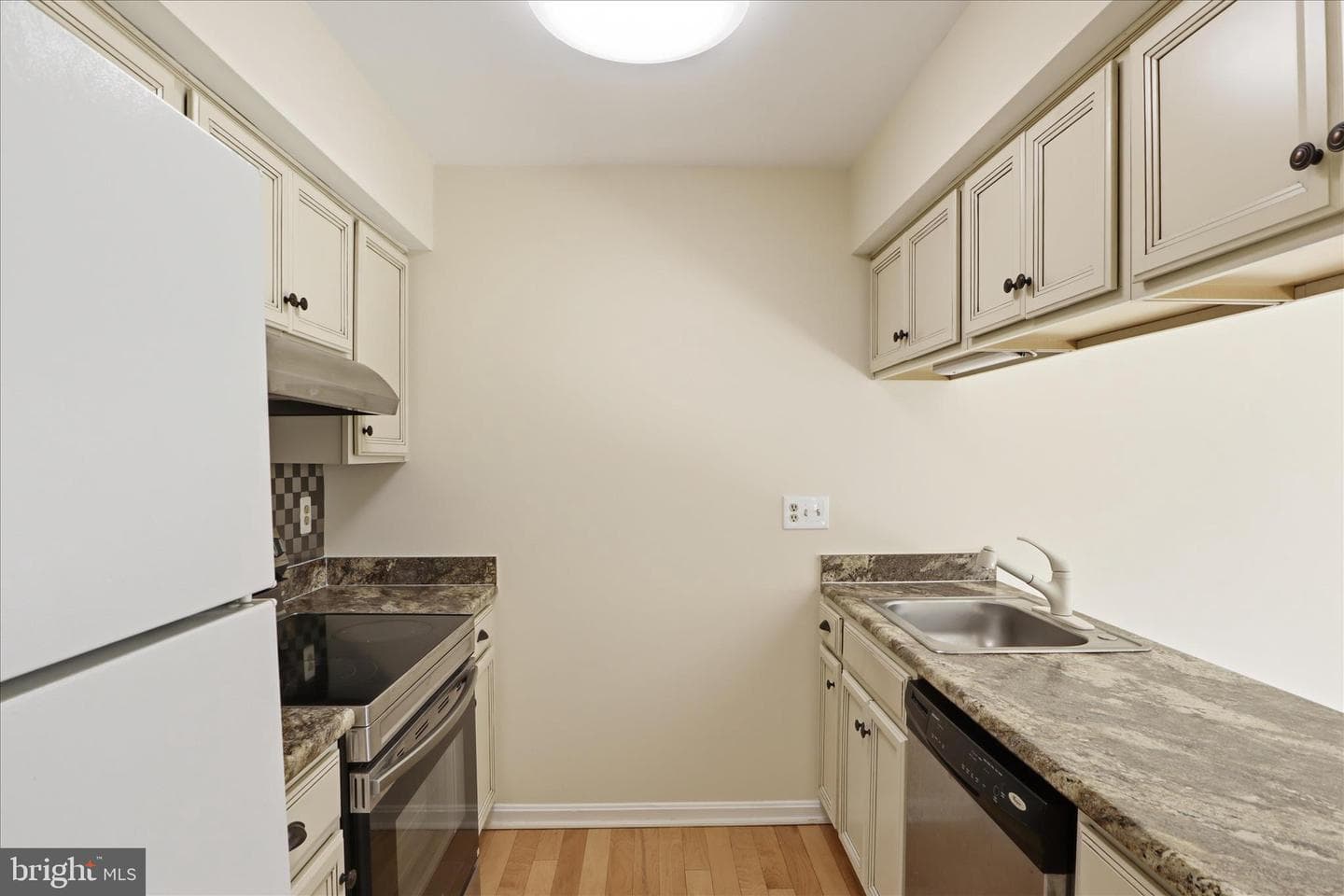 9258 Broadwater Drive photo 8