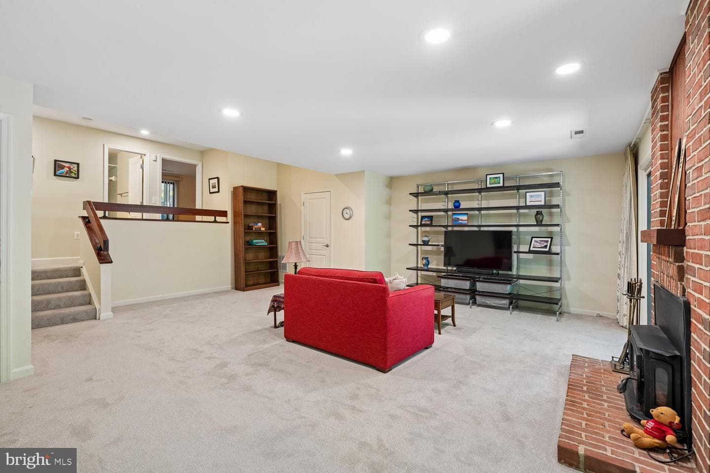 7529 Bradley Boulevard photo 16