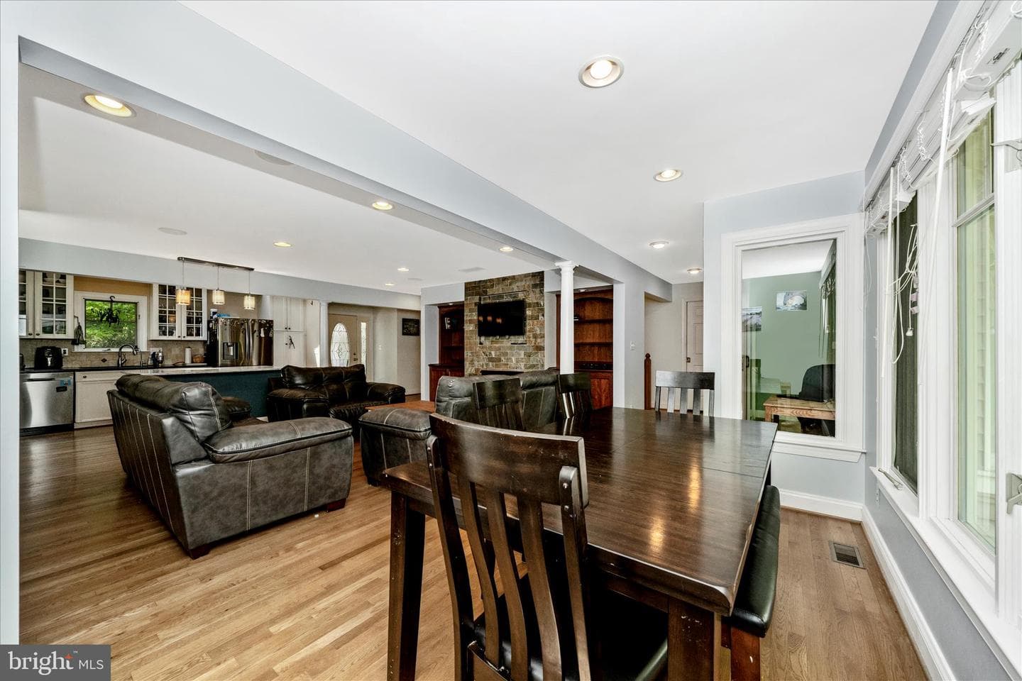 9328 Garden Court photo 14