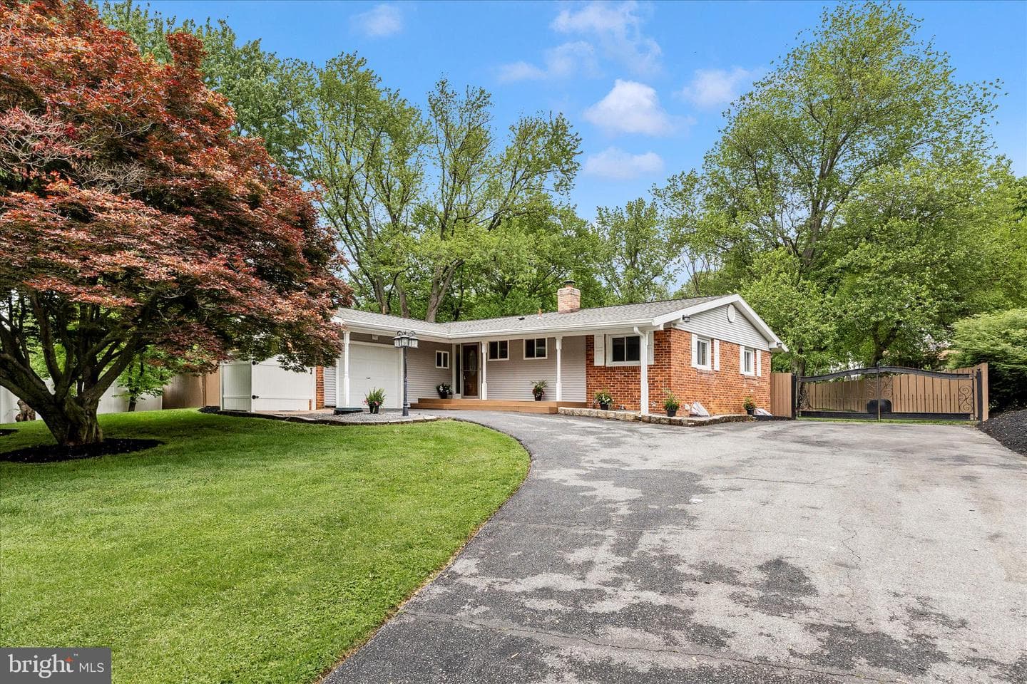 12117 Sunnyview Dr, Germantown