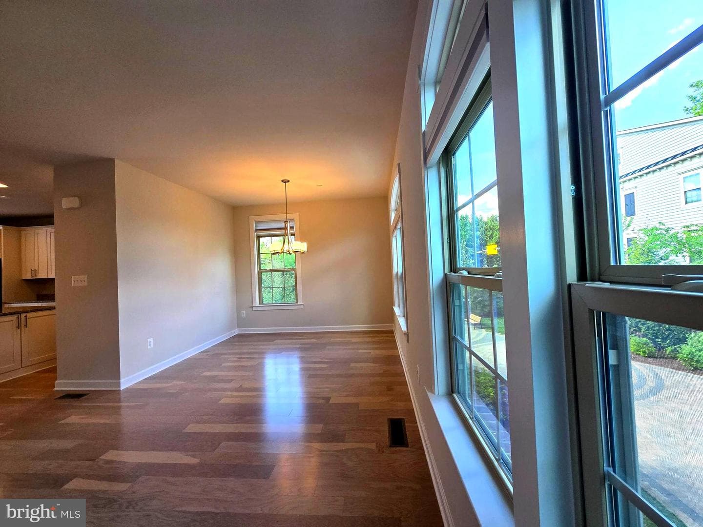 1021 Mutual Place photo 27