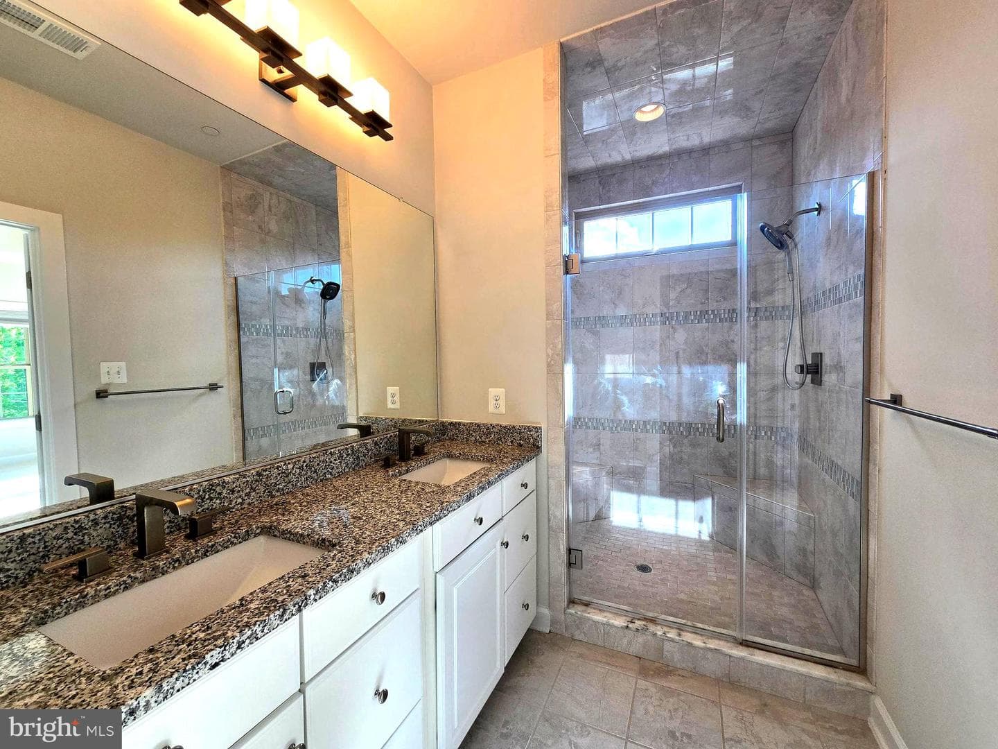 1021 Mutual Place photo 34
