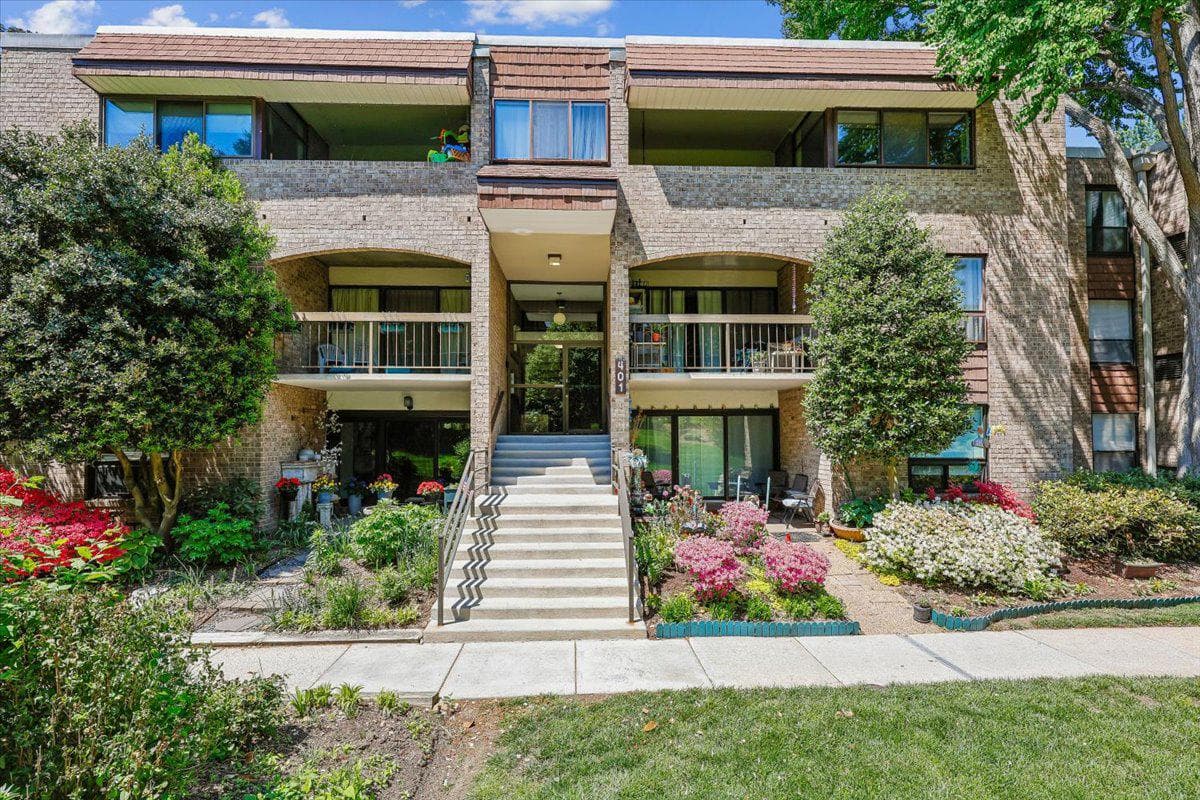 401 Christopher Avenue #33 photo 31
