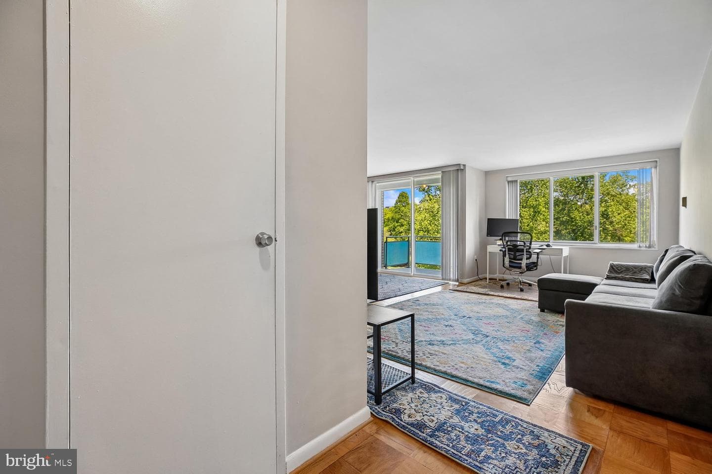 10201 Grosvenor Place #414 photo 3