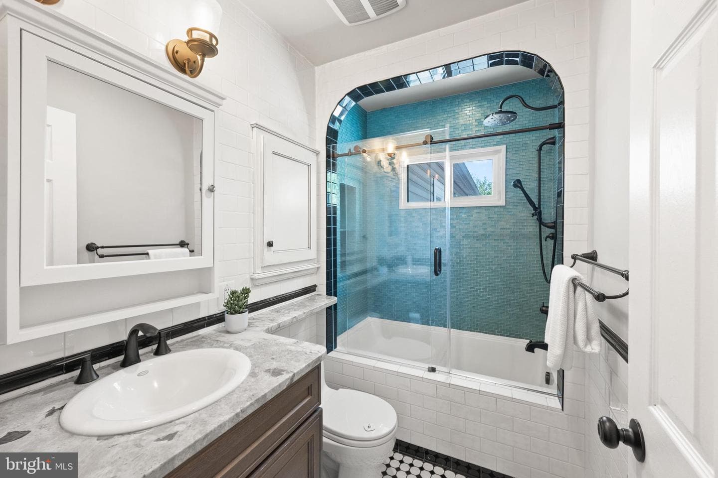 9214 Shelton Street photo 13
