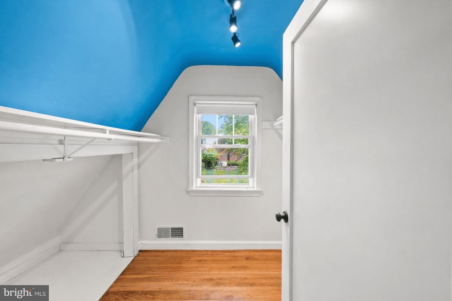9214 Shelton Street photo 16