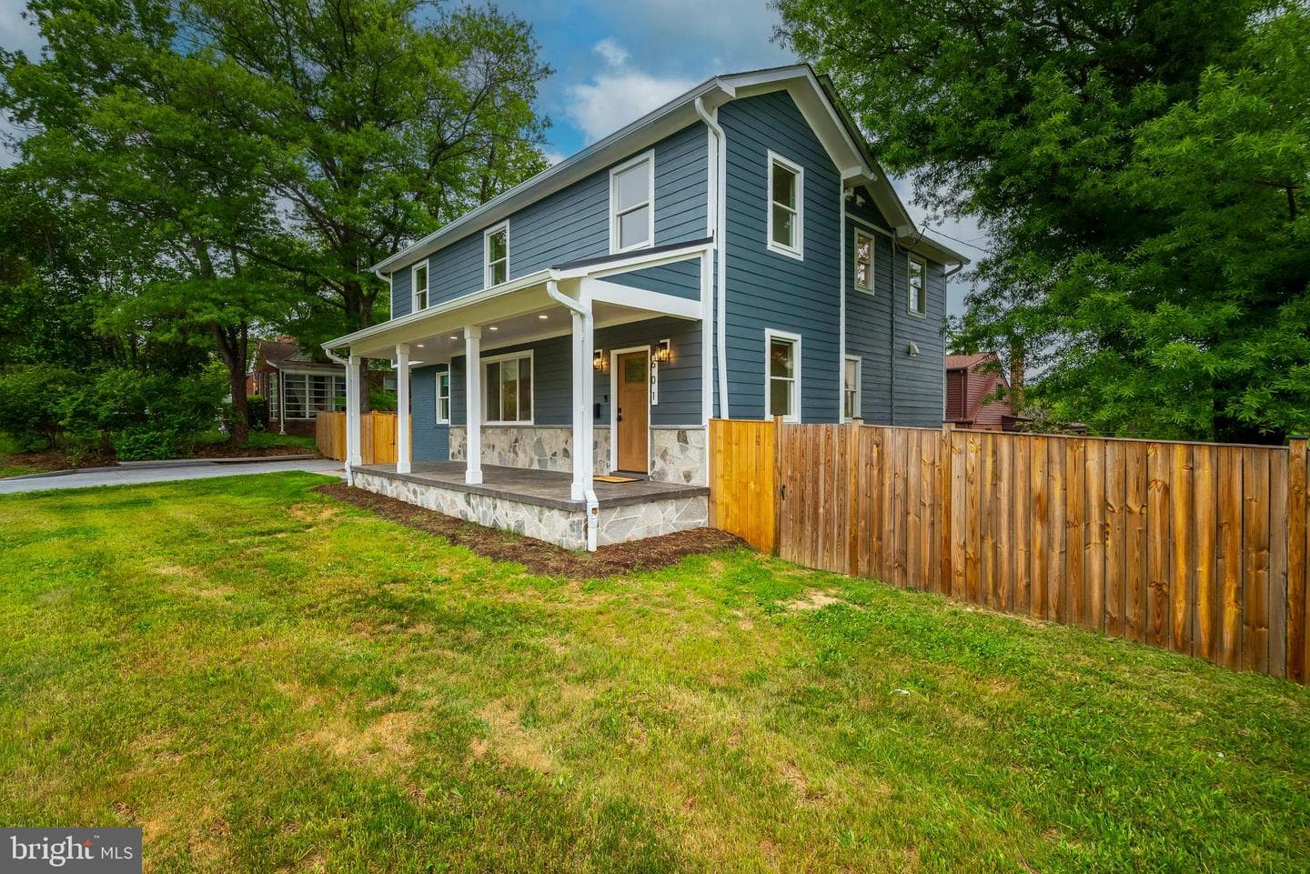 601 Ray Drive photo 2