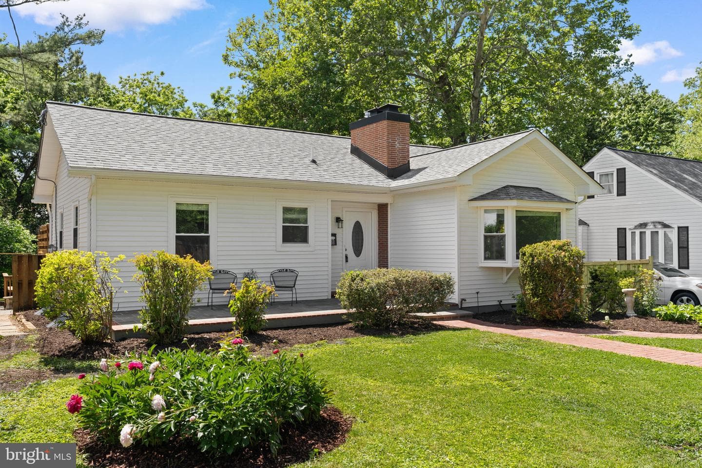 8 Oak Avenue photo 1