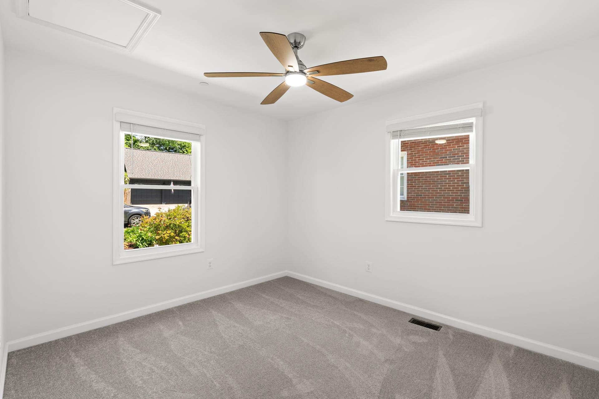 8 Oak Avenue photo 13