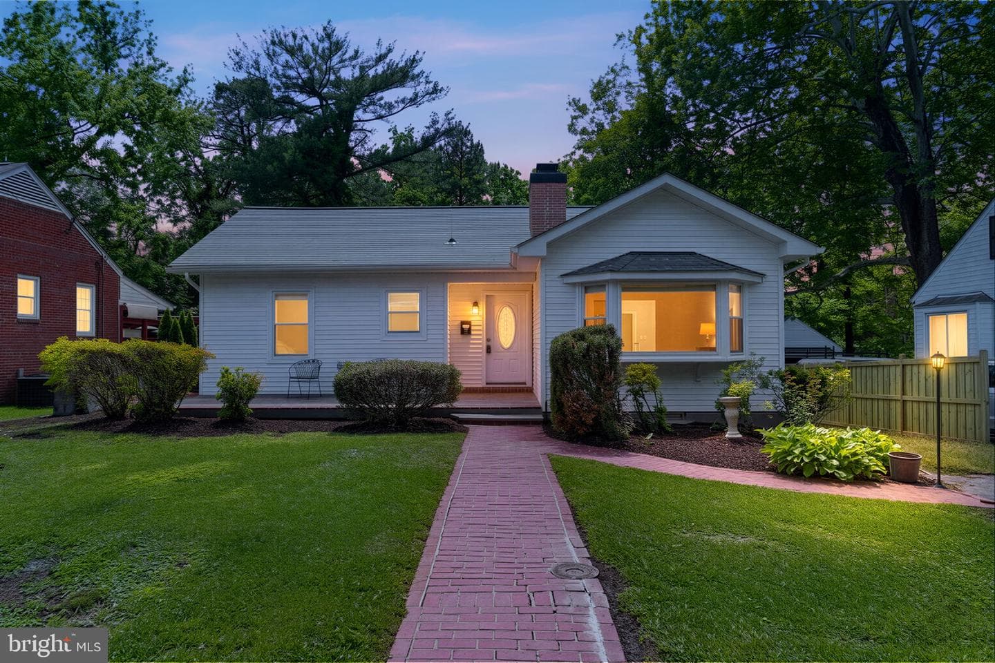 8 Oak Avenue photo 2