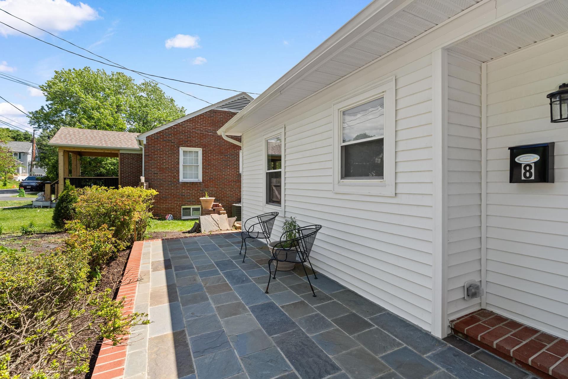 8 Oak Avenue photo 3