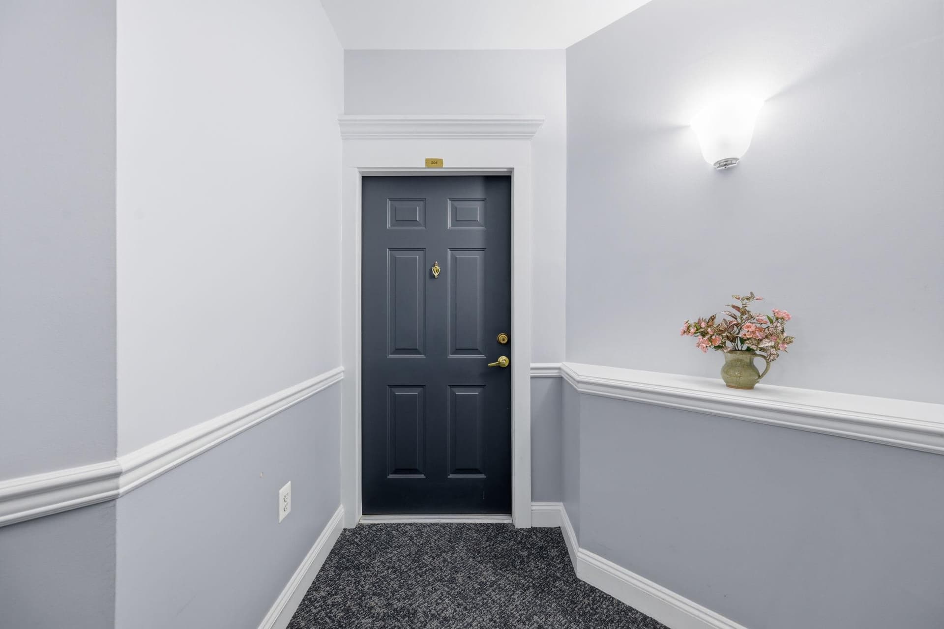 502 King Farm #206 photo 5