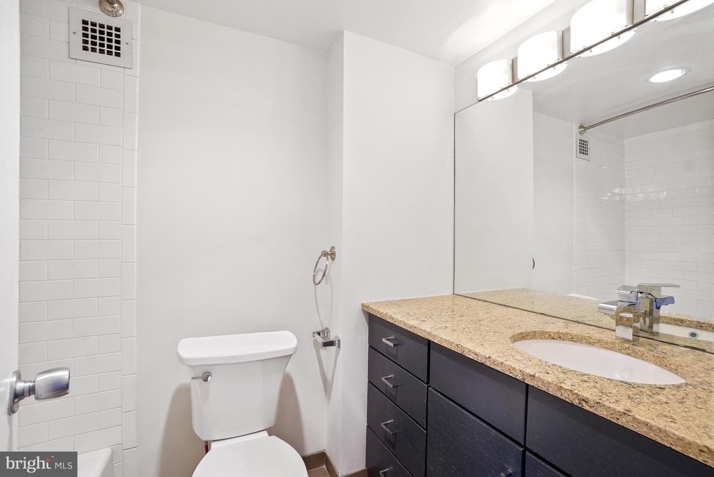5500 Friendship Boulevard #2017n photo 31